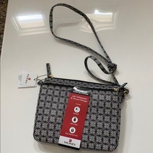 Mundi charging purse